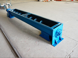 無中心軸幹擾,對於輸送帶狀、易纏繞物料有特殊的優越性。