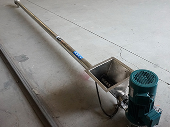 長距離绿巨人黄色免费网站