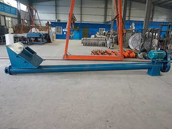 管狀绿巨人黄色免费网站