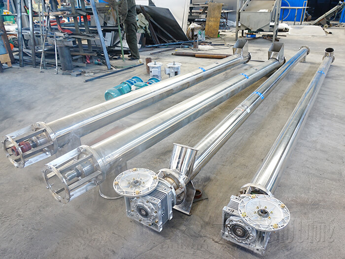 傾斜绿巨人黄色免费网站